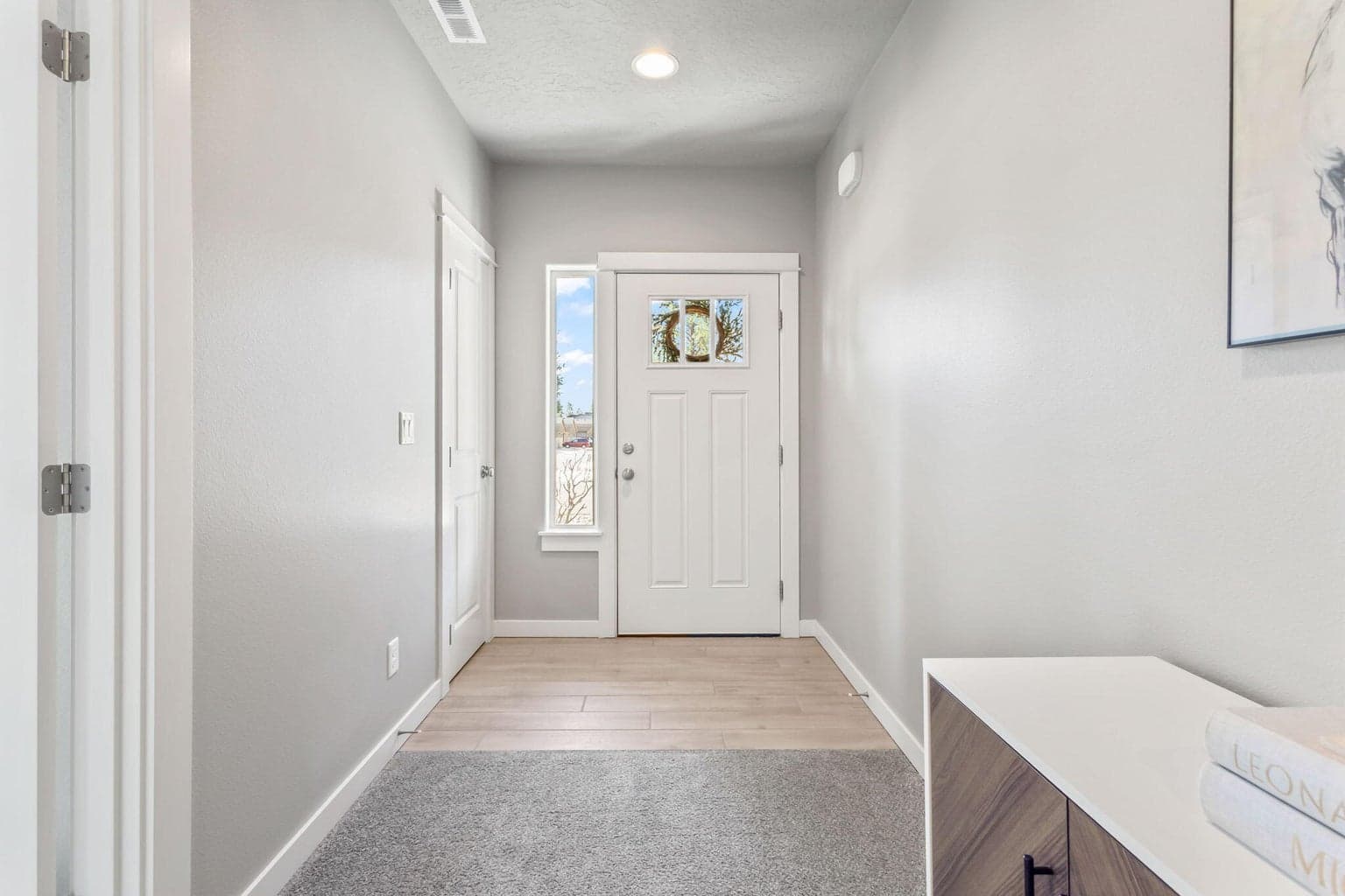 Photo of 1828 W Kallberg Avenue 7 of 37