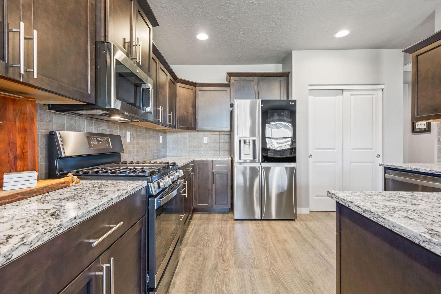 Photo of 1828 W Kallberg Avenue 11 of 37