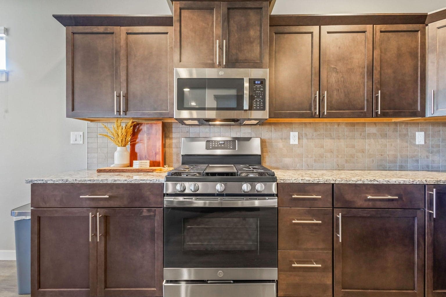 Photo of 1828 W Kallberg Avenue 12 of 37
