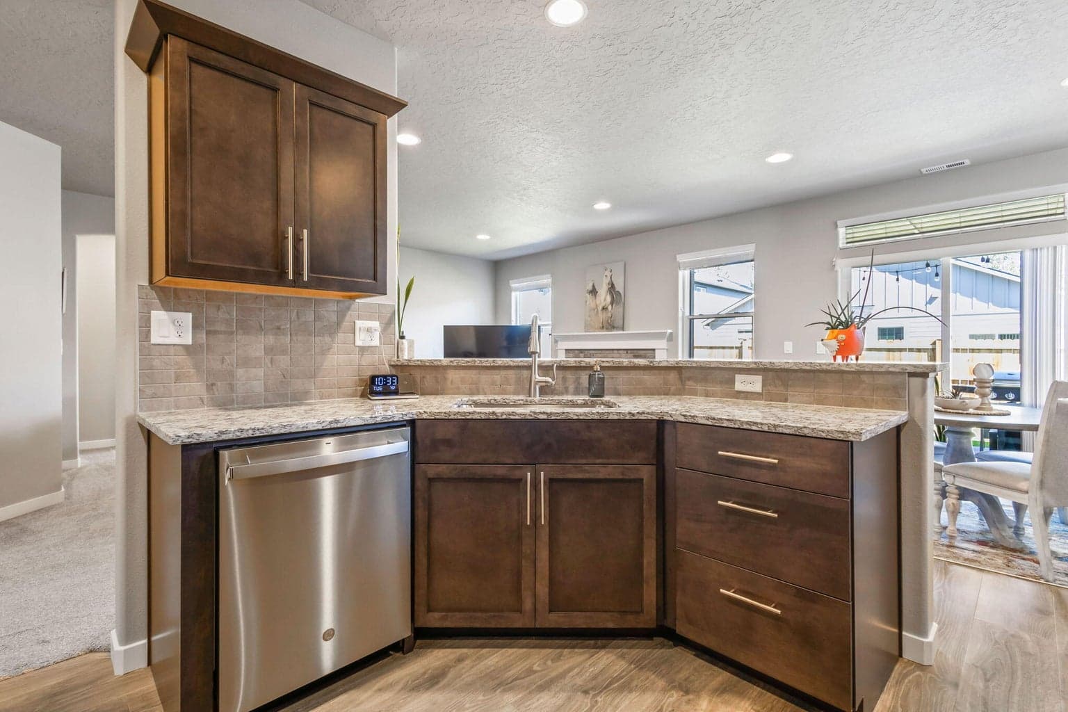 Photo of 1828 W Kallberg Avenue 13 of 37