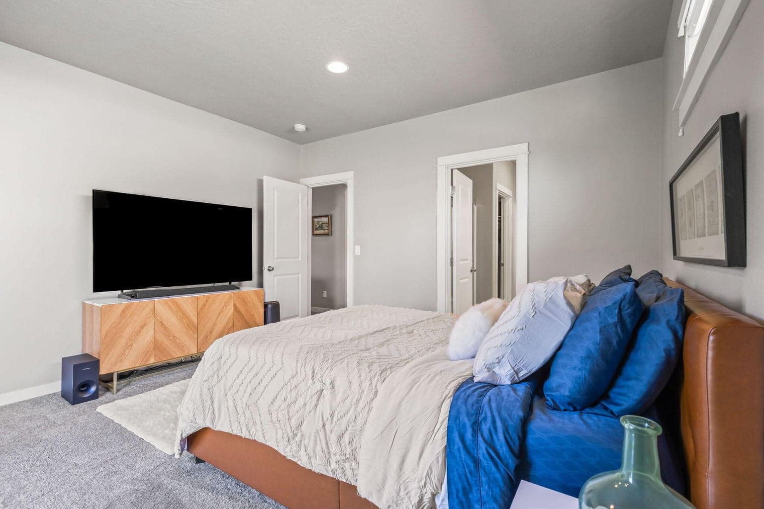 Photo of 1828 W Kallberg Avenue 18 of 37