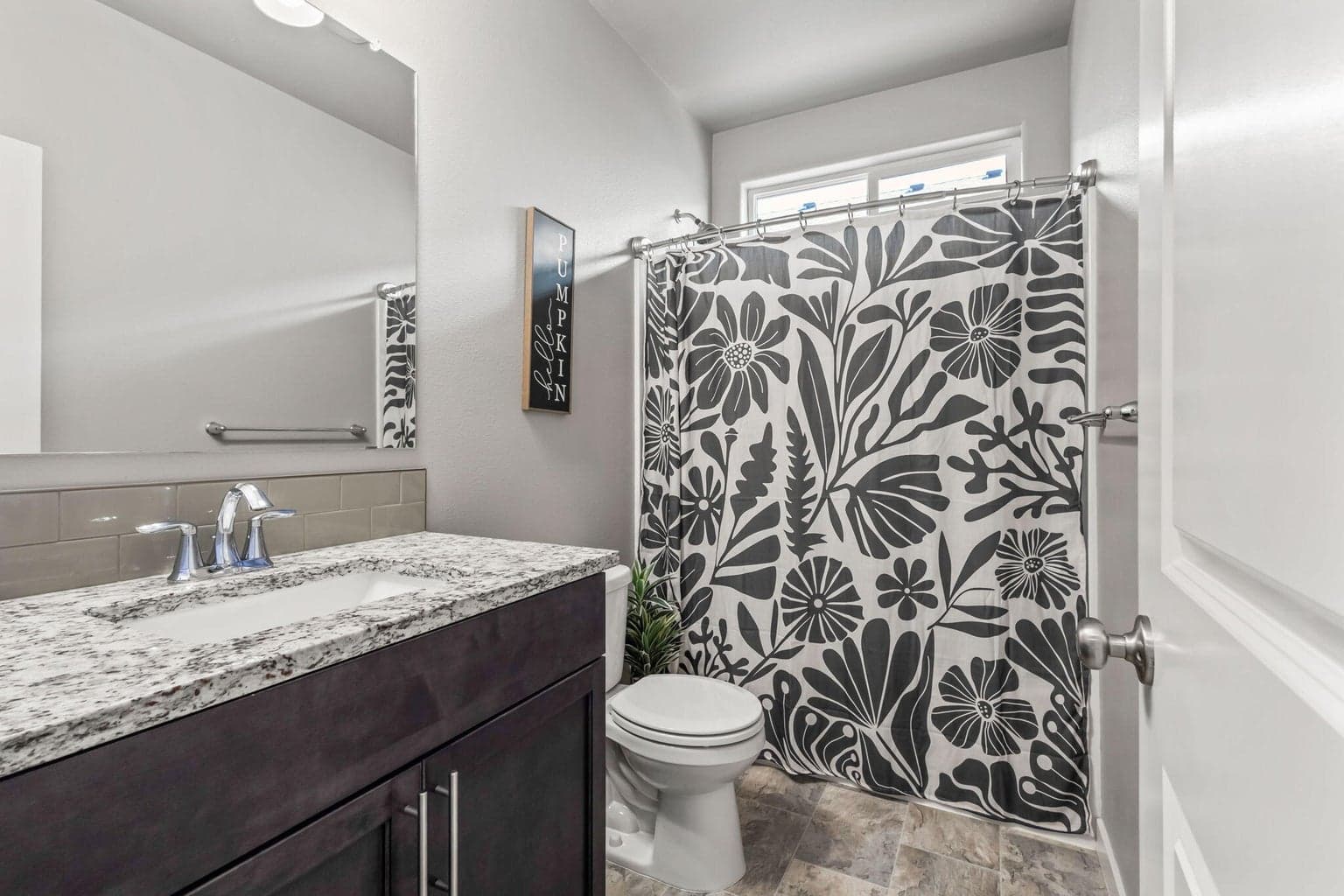 Photo of 1828 W Kallberg Avenue 24 of 37