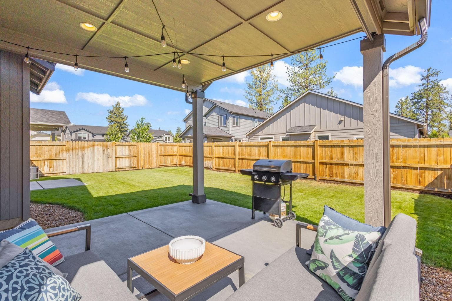 Photo of 1828 W Kallberg Avenue 31 of 37