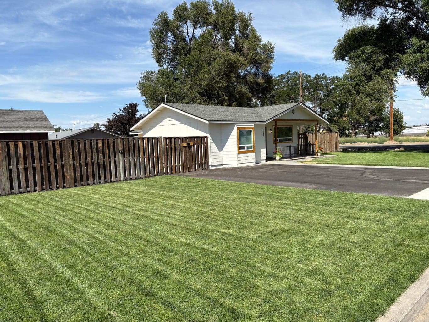 Photo of 107 NW Fir Avenue 9 of 51