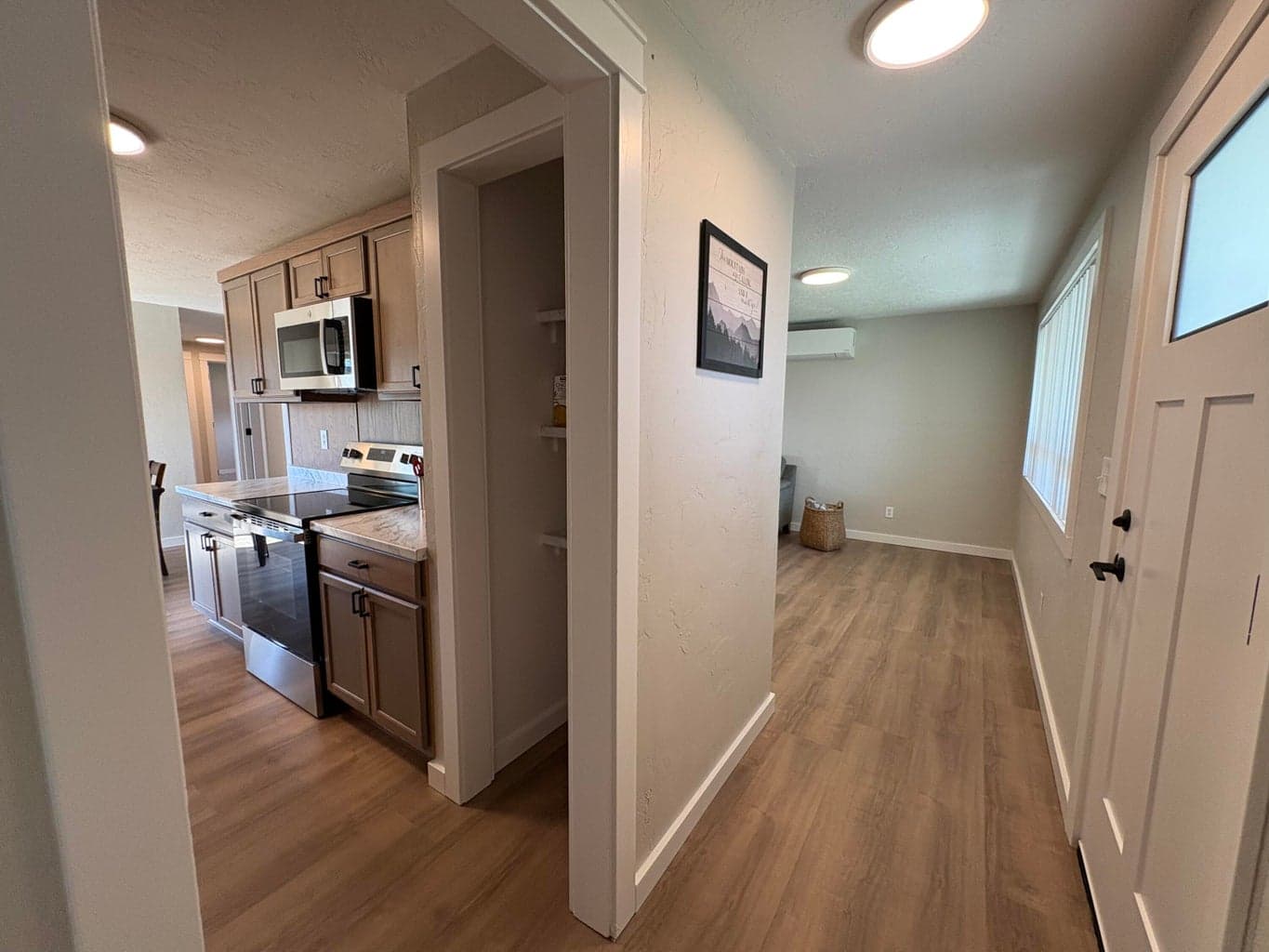 Photo of 107 NW Fir Avenue 11 of 51