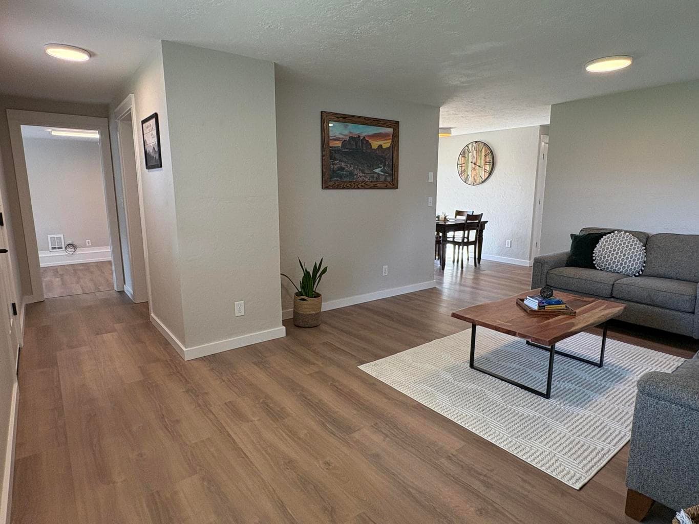 Photo of 107 NW Fir Avenue 21 of 51