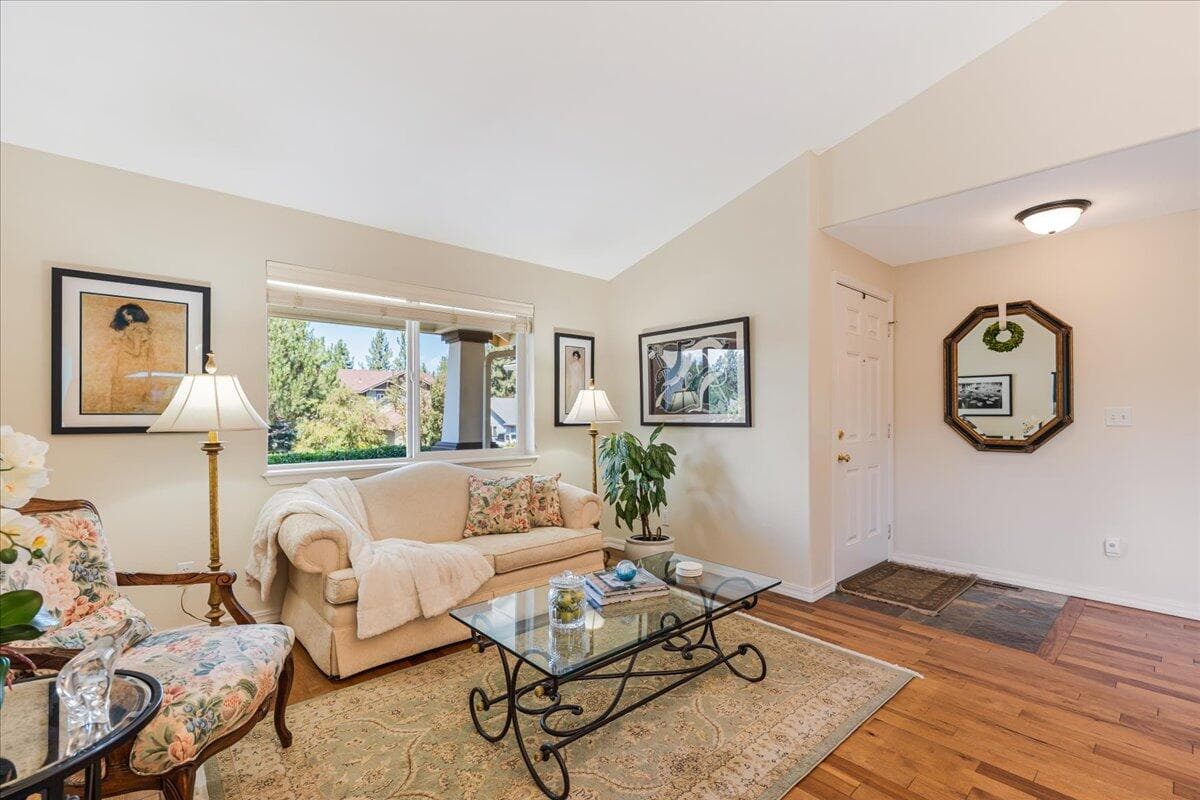 Photo of 61422 Rock Bluff Lane 9 of 69