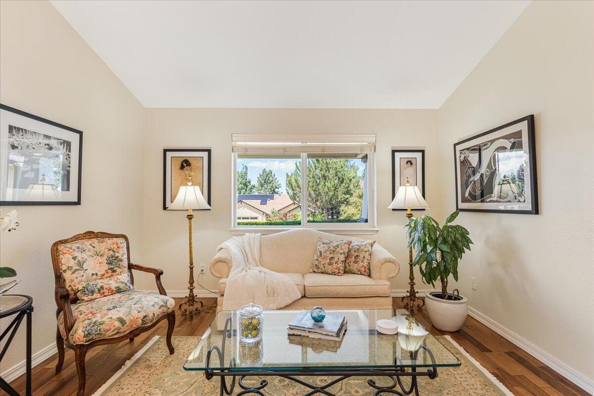 Photo of 61422 Rock Bluff Lane 10 of 69