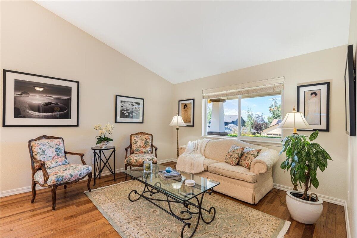 Photo of 61422 Rock Bluff Lane 11 of 69