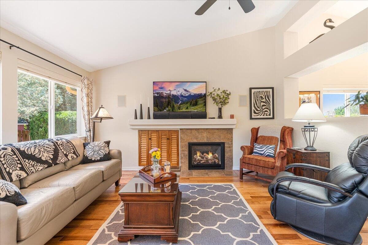 Photo of 61422 Rock Bluff Lane 19 of 69