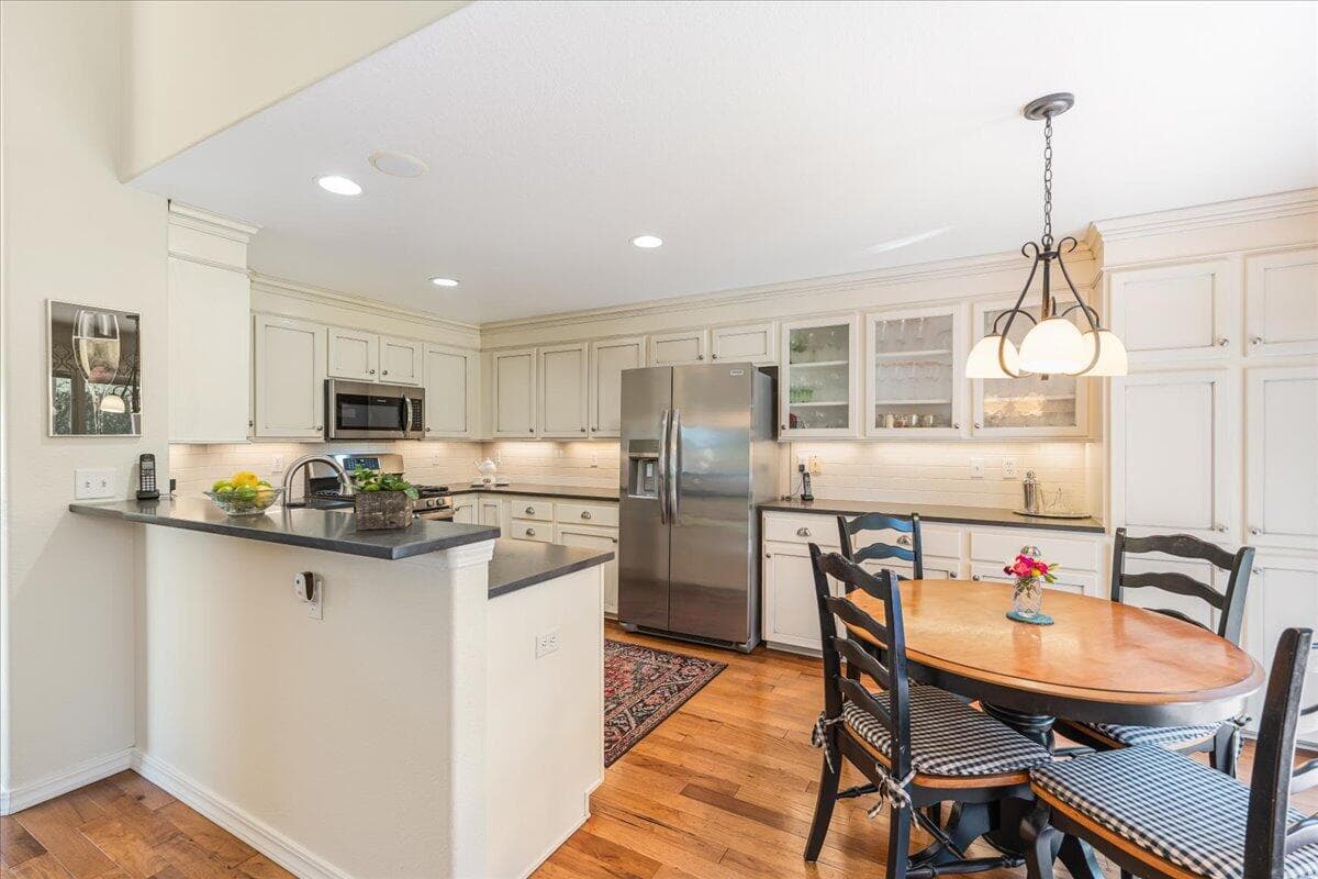 Photo of 61422 Rock Bluff Lane 23 of 69