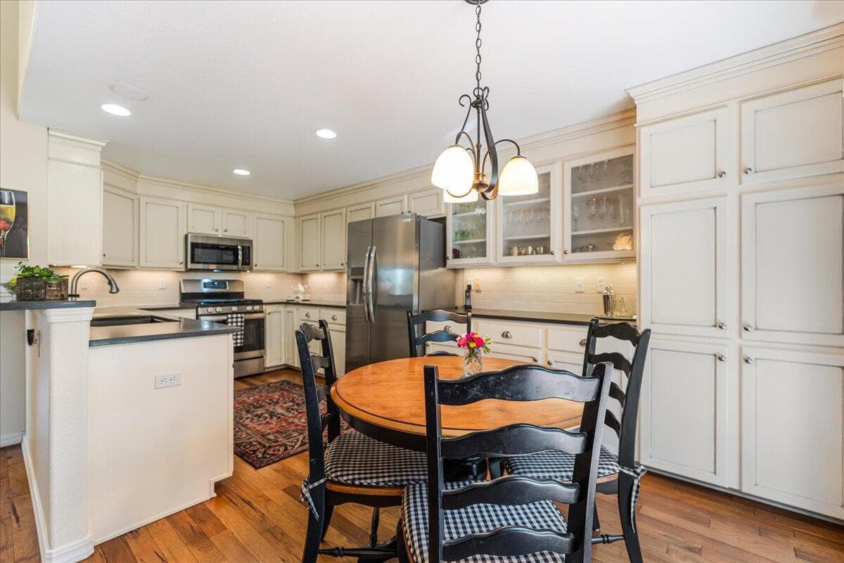 Photo of 61422 Rock Bluff Lane 27 of 69