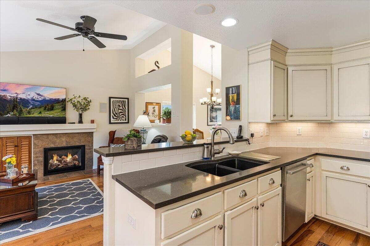 Photo of 61422 Rock Bluff Lane 28 of 69