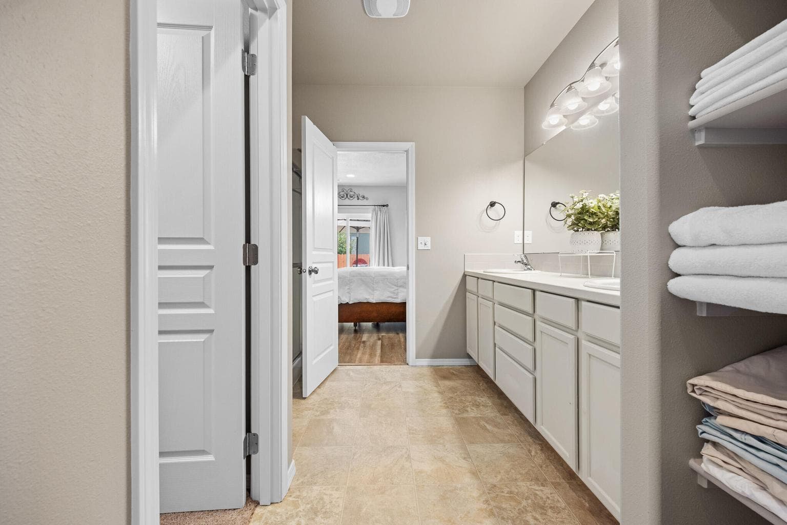 Photo of 3124 SW Cascade Avenue 13 of 38