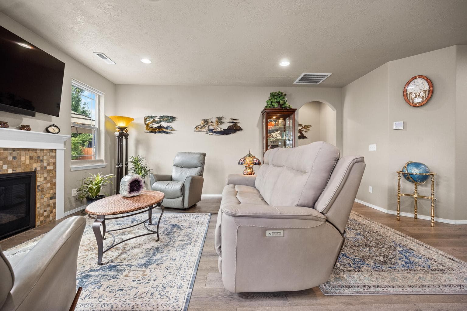 Photo of 3124 Cascade 5 of 38