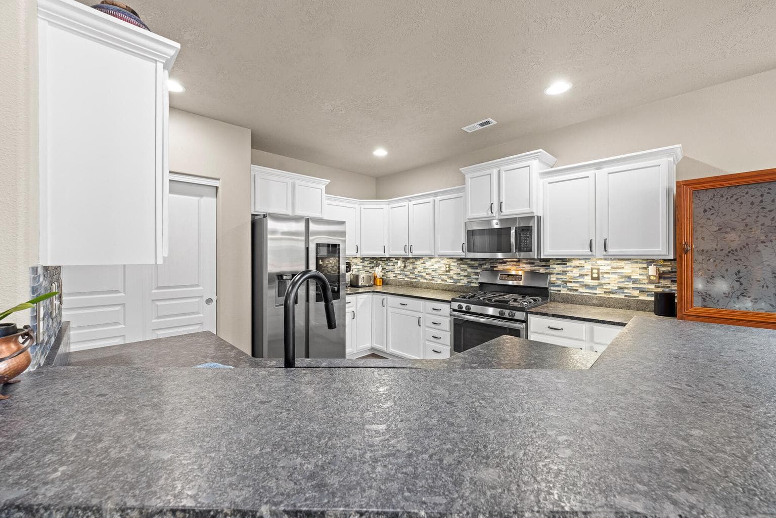 Photo of 3124 SW Cascade Avenue 7 of 38