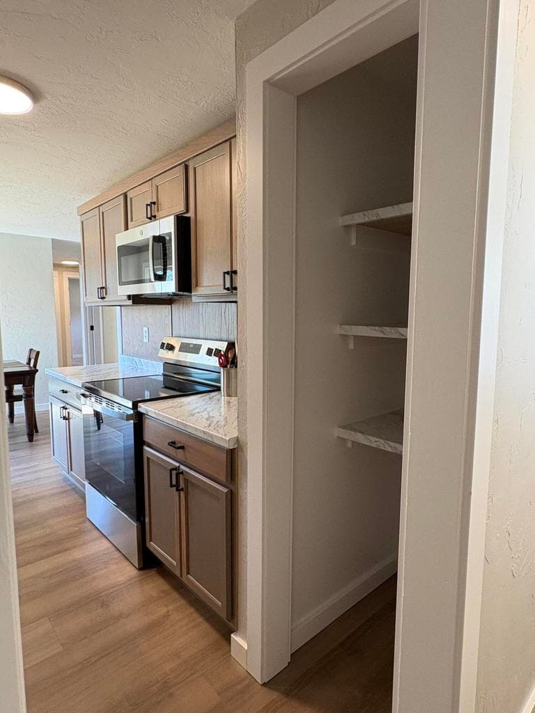Photo of 107 NW Fir Avenue 14 of 51