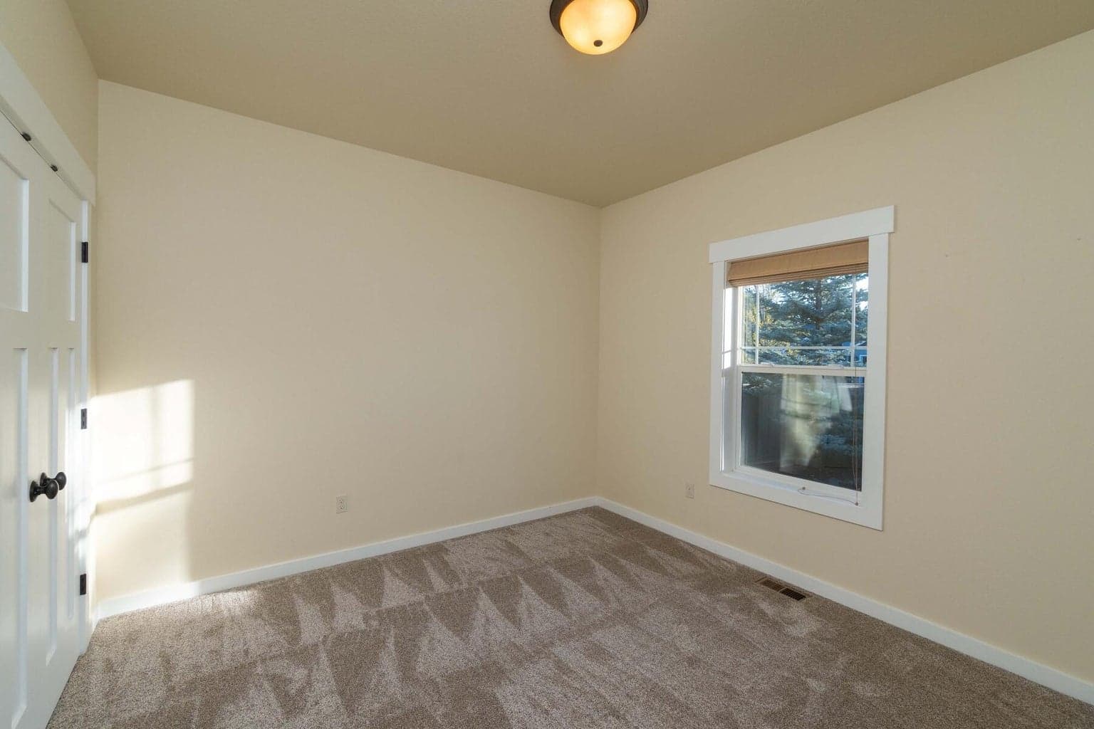 Photo of 63344 NE Stonewood Drive 9 of 33