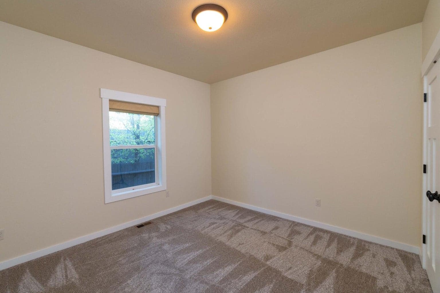 Photo of 63344 NE Stonewood Drive 11 of 33