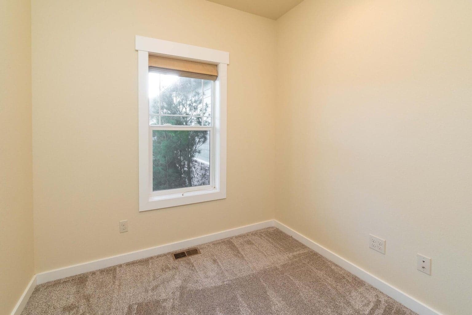Photo of 63344 NE Stonewood Drive 12 of 33
