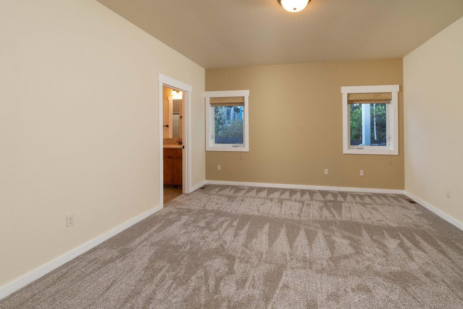 Photo of 63344 NE Stonewood Drive 14 of 33