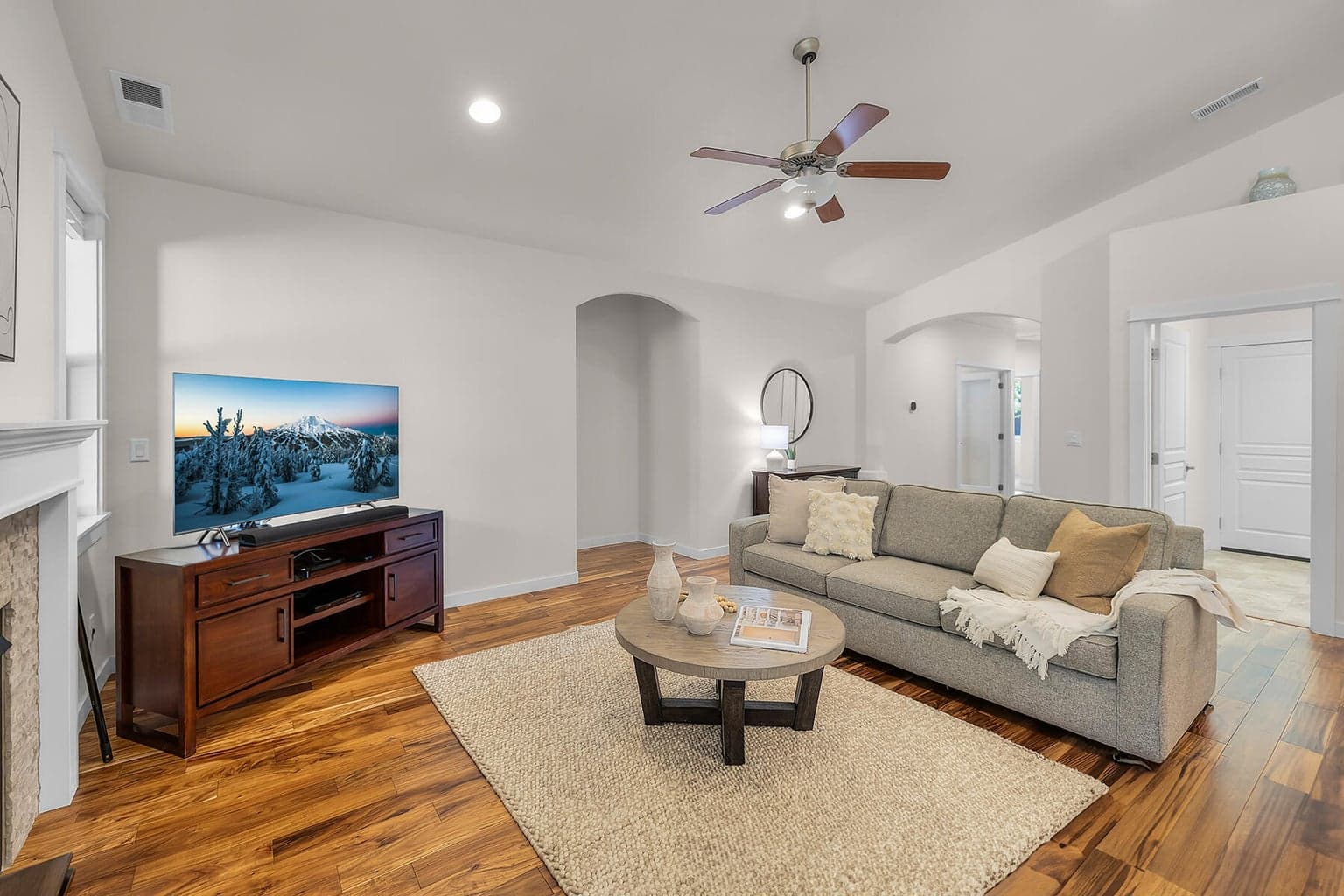 Photo of 1830 NE Janice Way 7 of 41