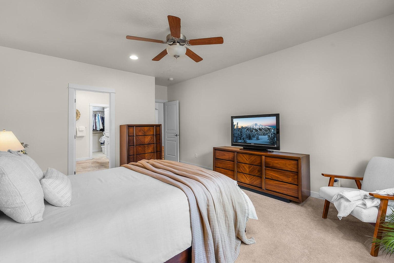 Photo of 1830 NE Janice Way 12 of 41