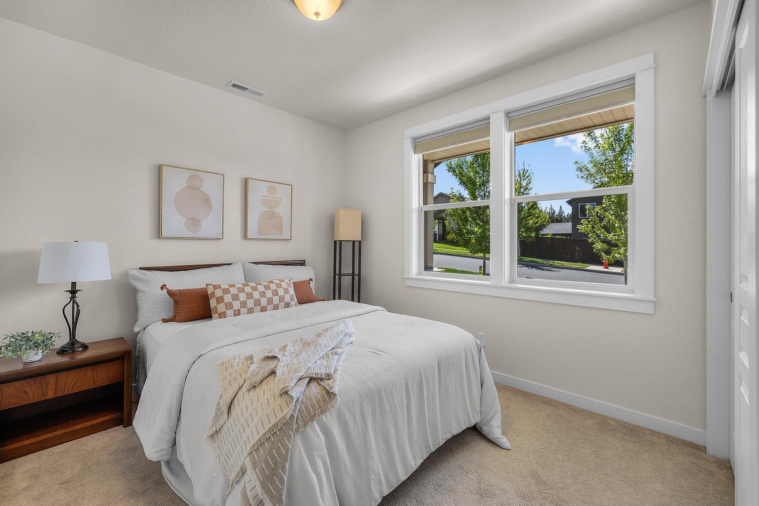 Photo of 1830 NE Janice Way 16 of 41