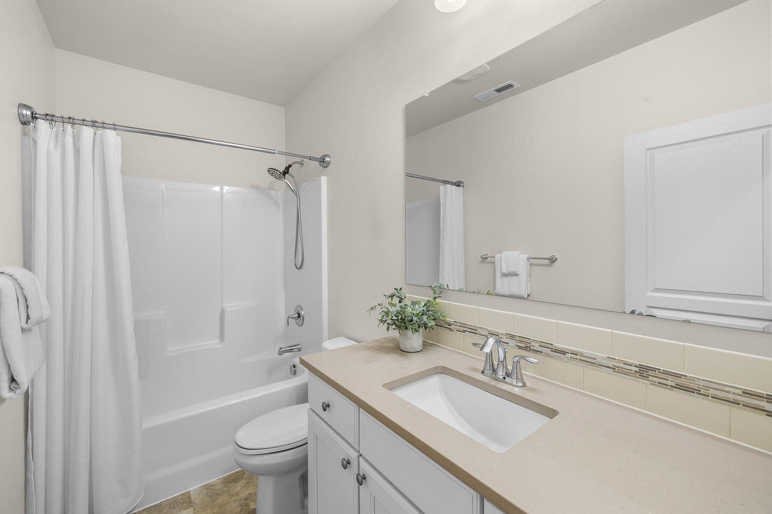 Photo of 1830 NE Janice Way 18 of 41