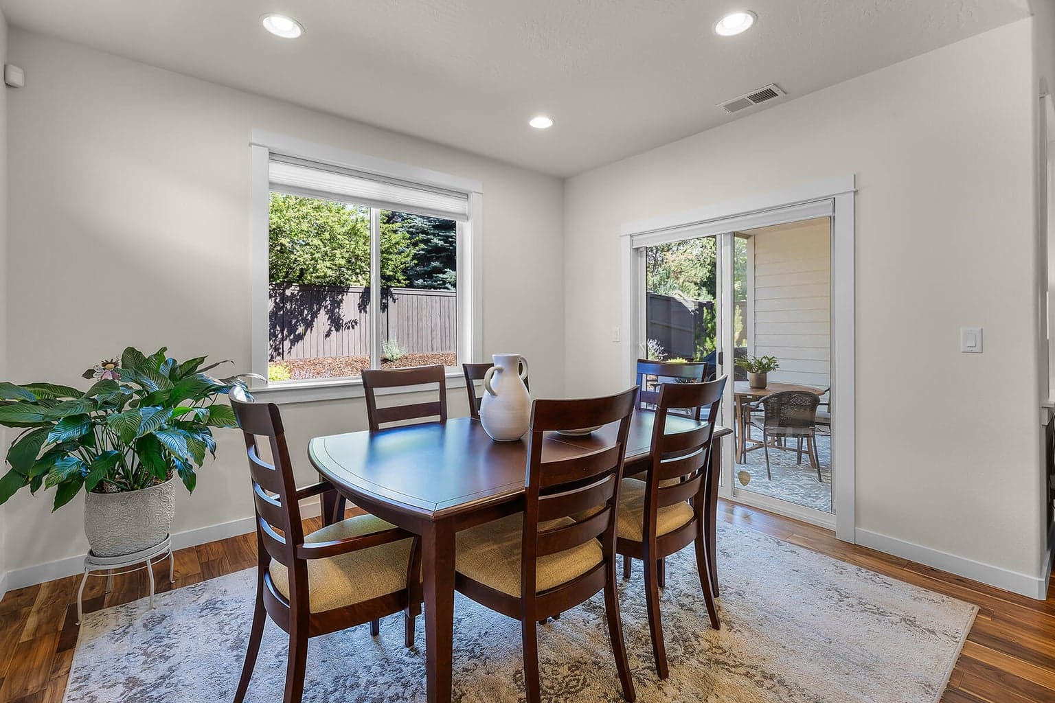 Photo of 1830 NE Janice Way 24 of 41