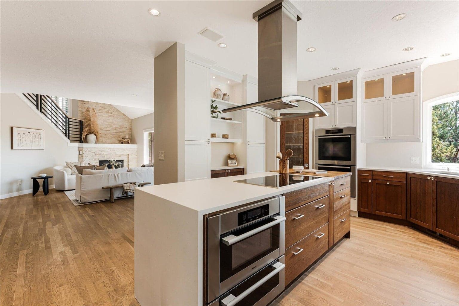 Photo of 1363 NW City View Drive 18 of 66