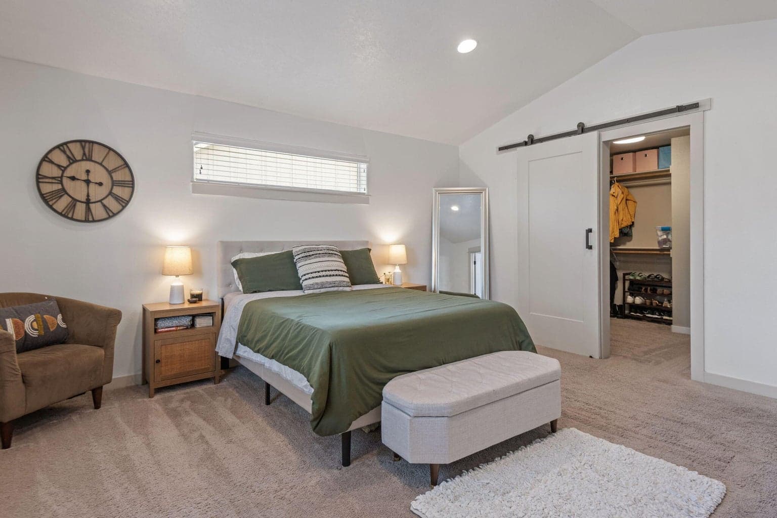Photo of 732 N Roundhouse Court 19 of 37