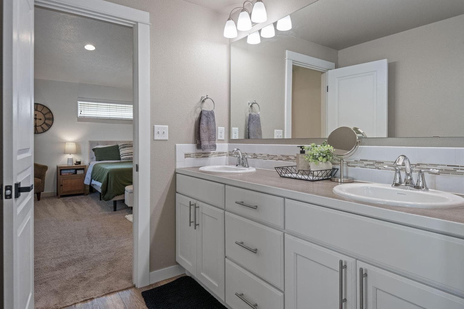 Photo of 732 N Roundhouse Court 21 of 37