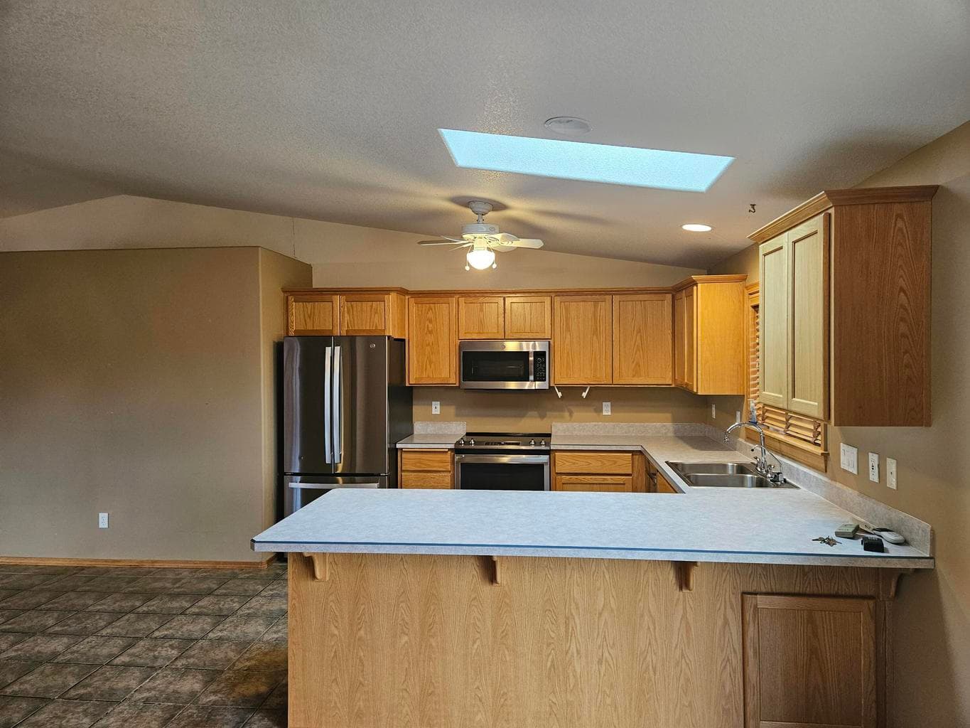 Photo of 4477 NE Walnut Avenue 11 of 26