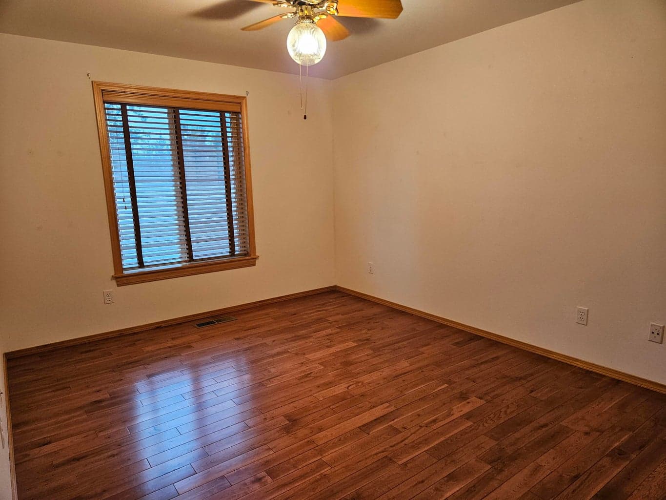 Photo of 4477 NE Walnut Avenue 16 of 26
