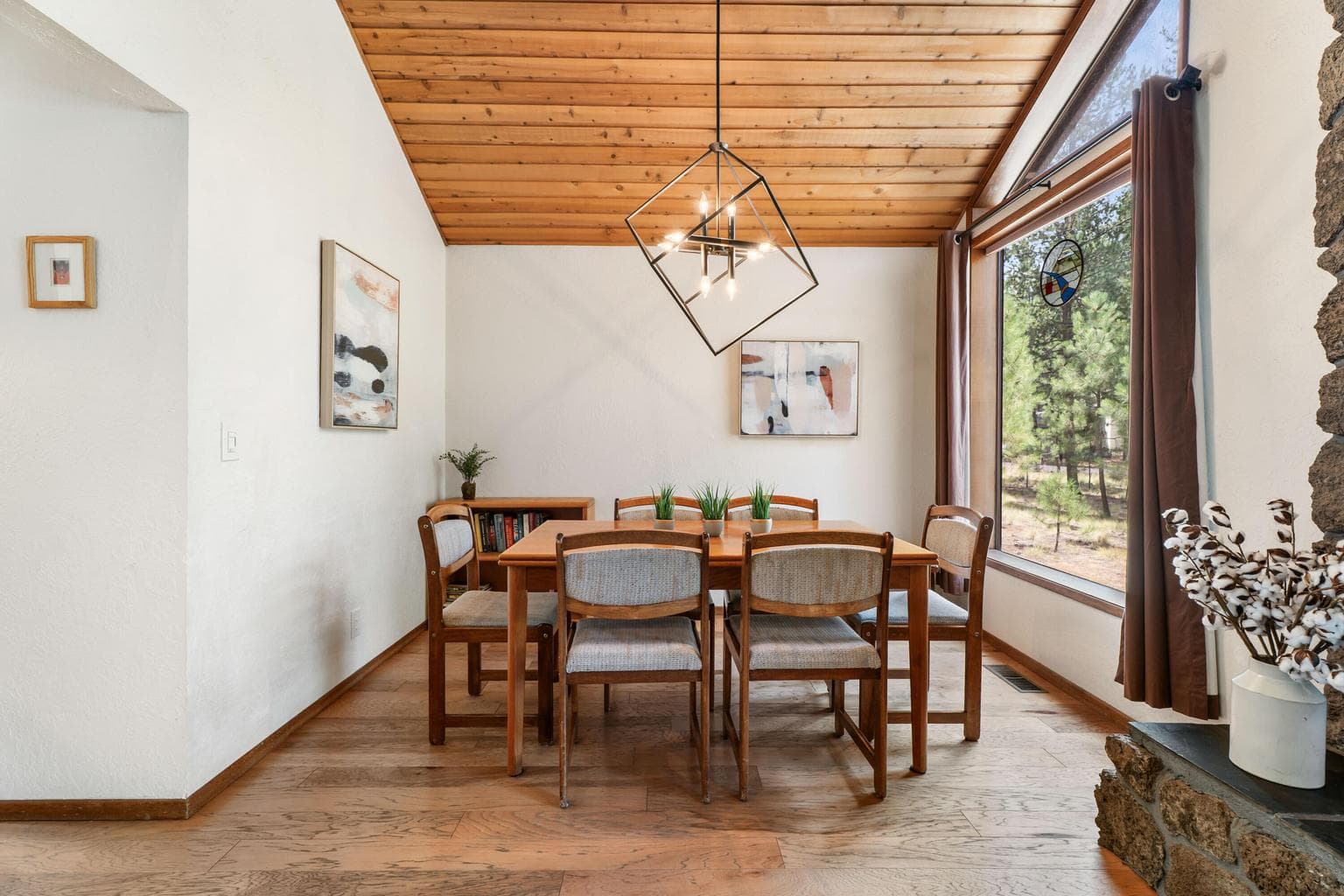 Photo of 17988 Dogwood Lane 8 of 34
