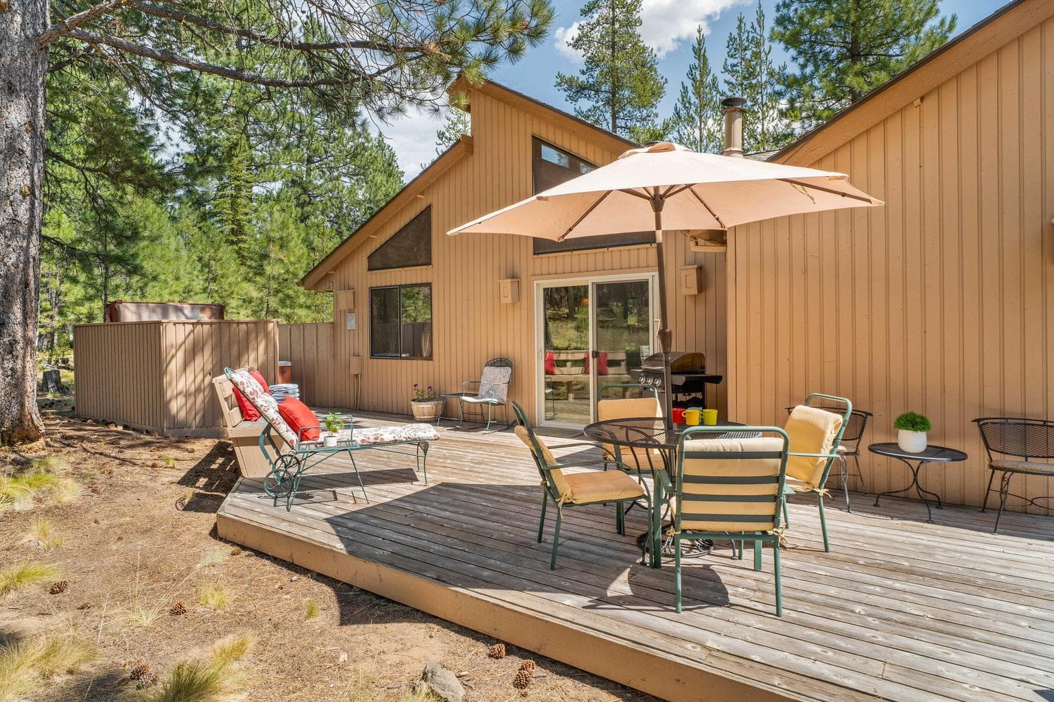Photo of 17988 Dogwood Lane 18 of 34