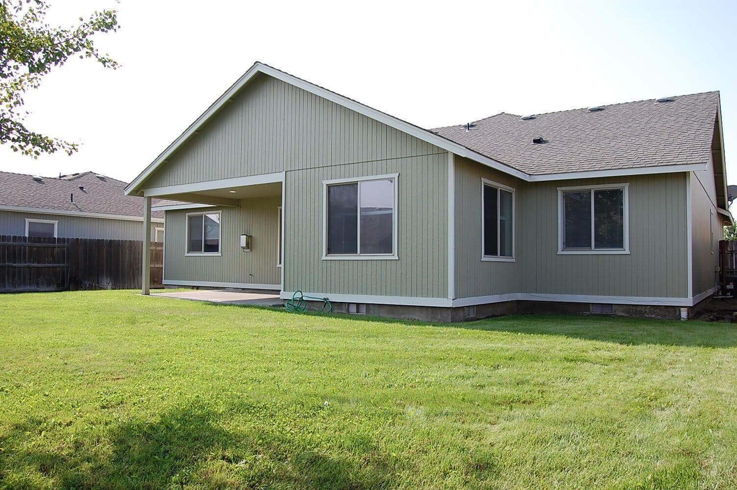 Photo of 799 NE Quince Avenue 30 of 31