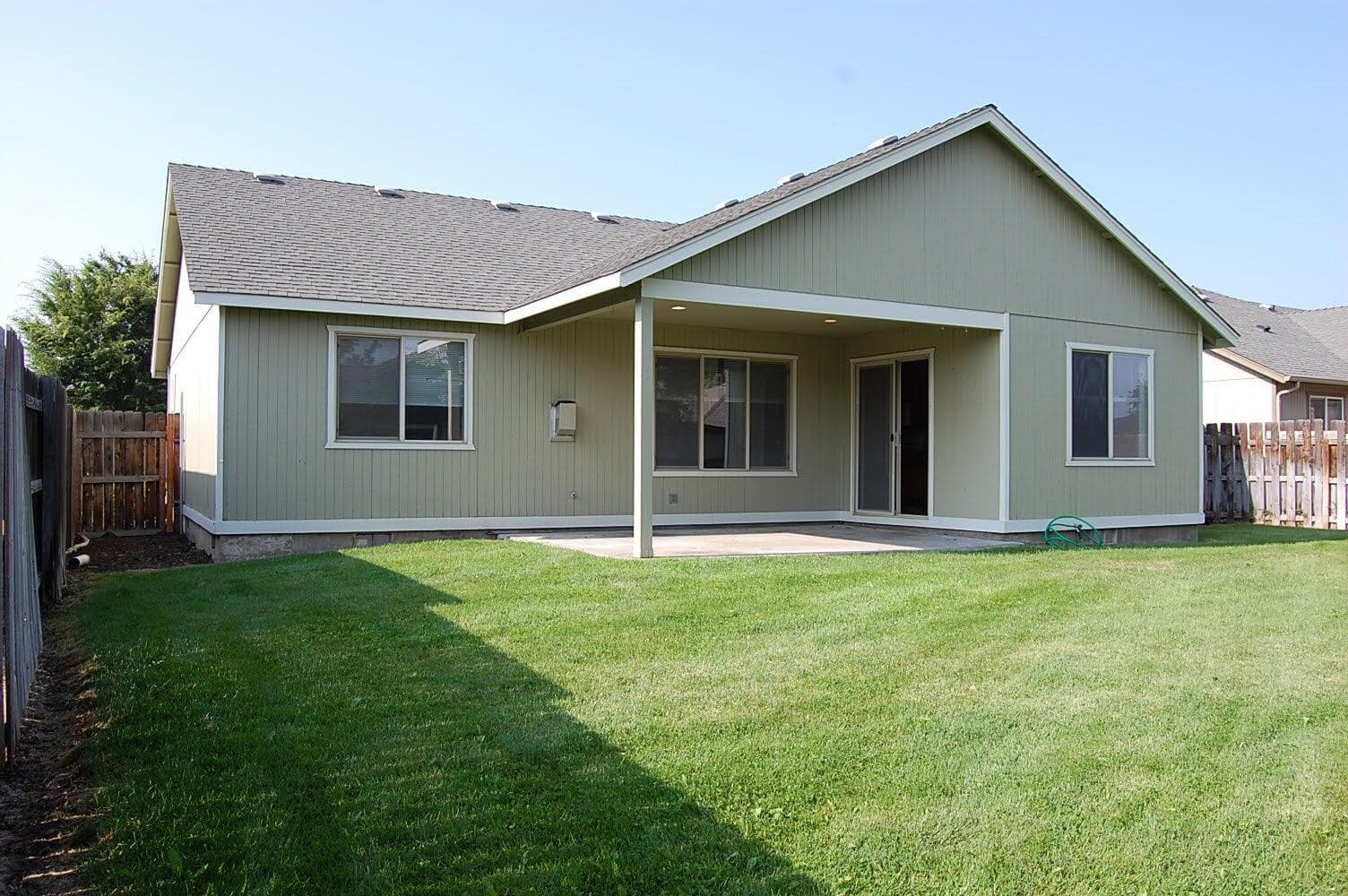 Photo of 799 NE Quince Avenue 31 of 31