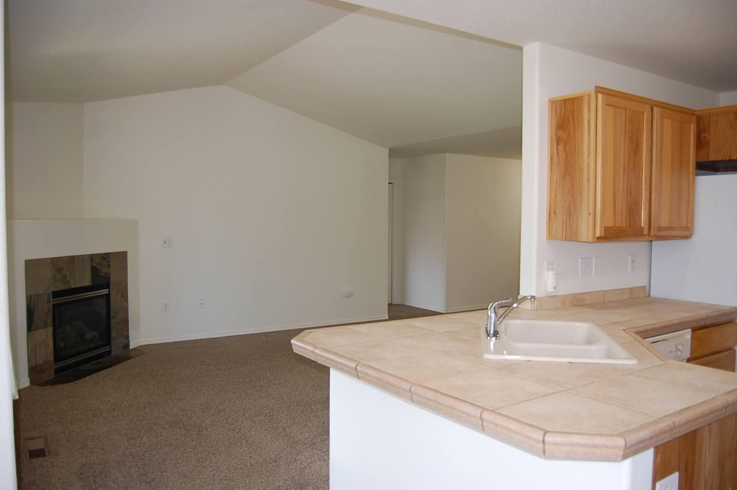 Photo of 799 NE Quince Avenue 12 of 31