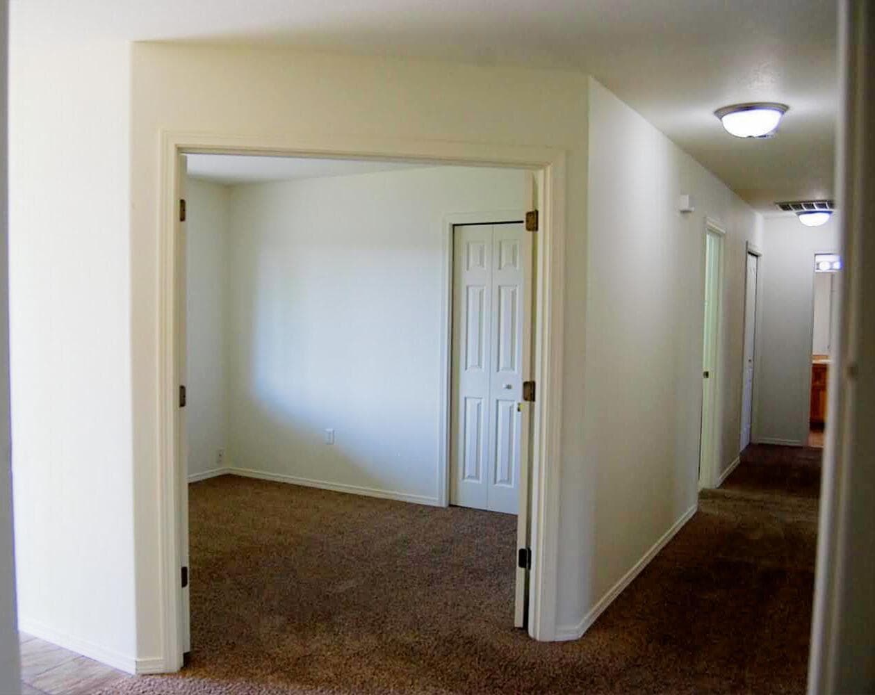 Photo of 799 NE Quince Avenue 13 of 31