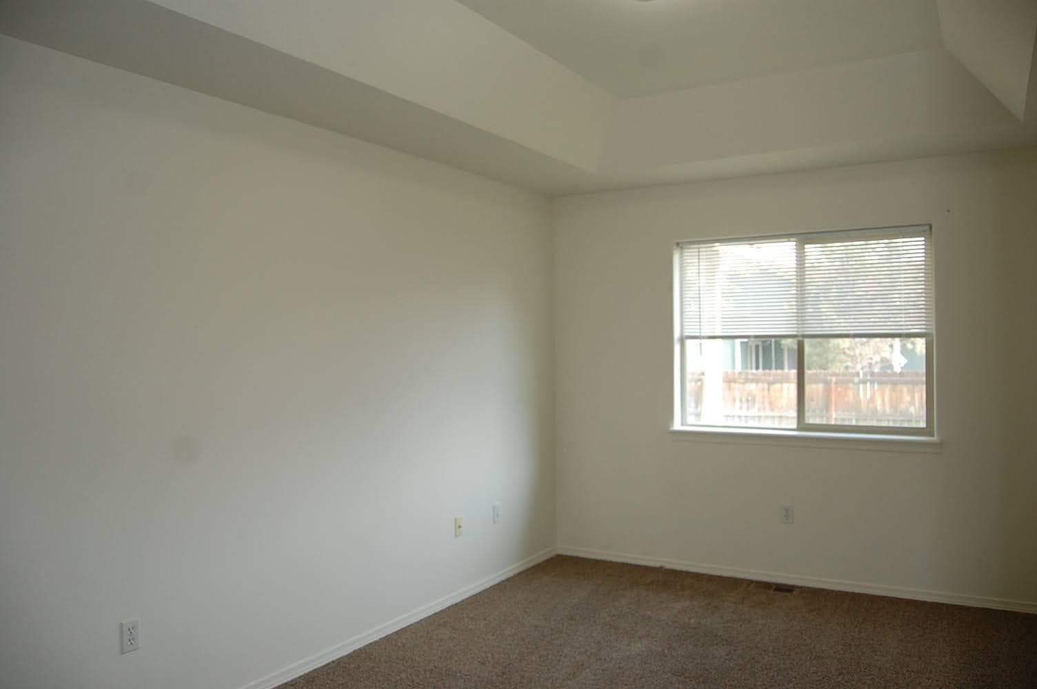 Photo of 799 NE Quince Avenue 16 of 31