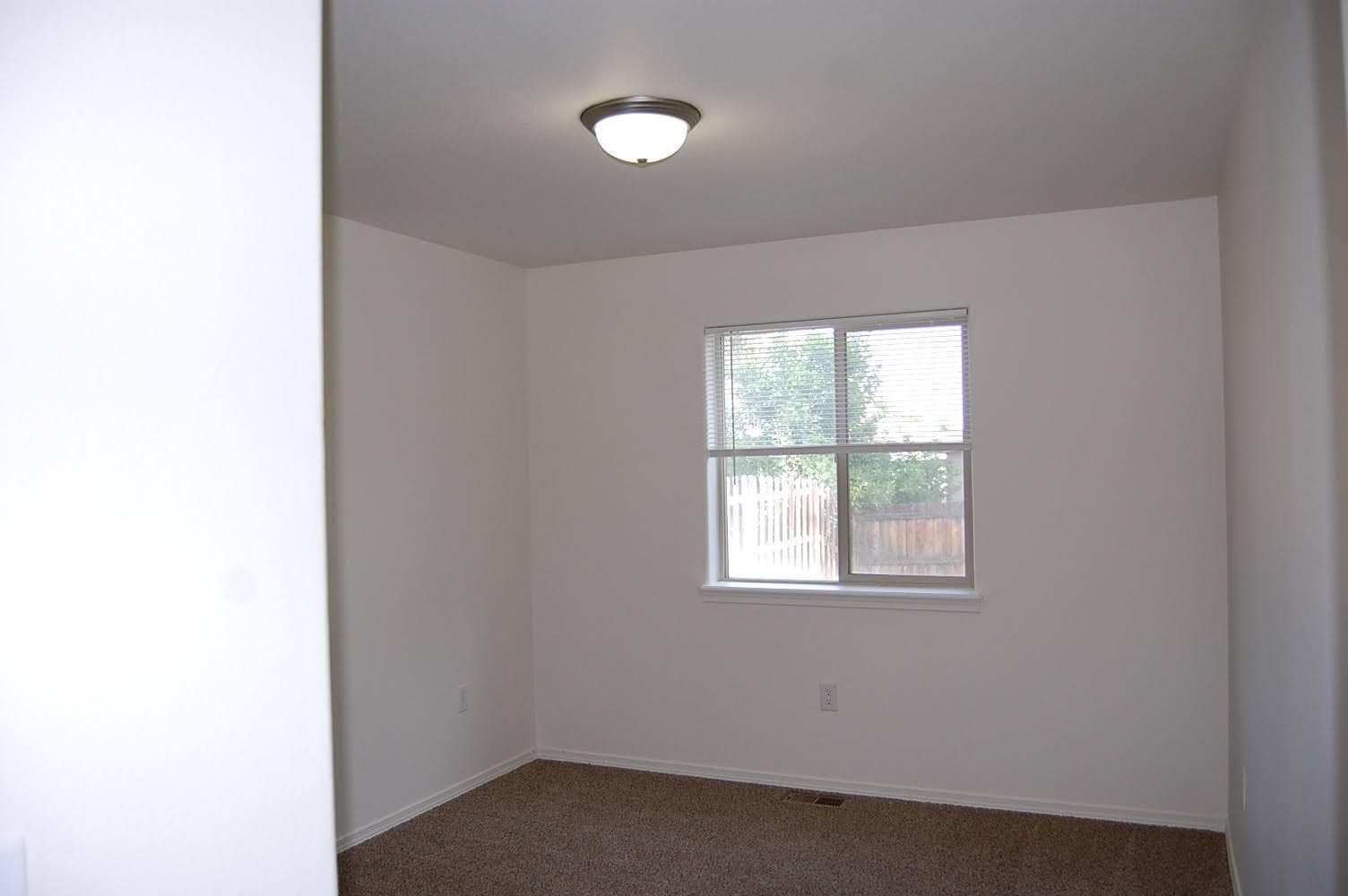 Photo of 799 NE Quince Avenue 21 of 31