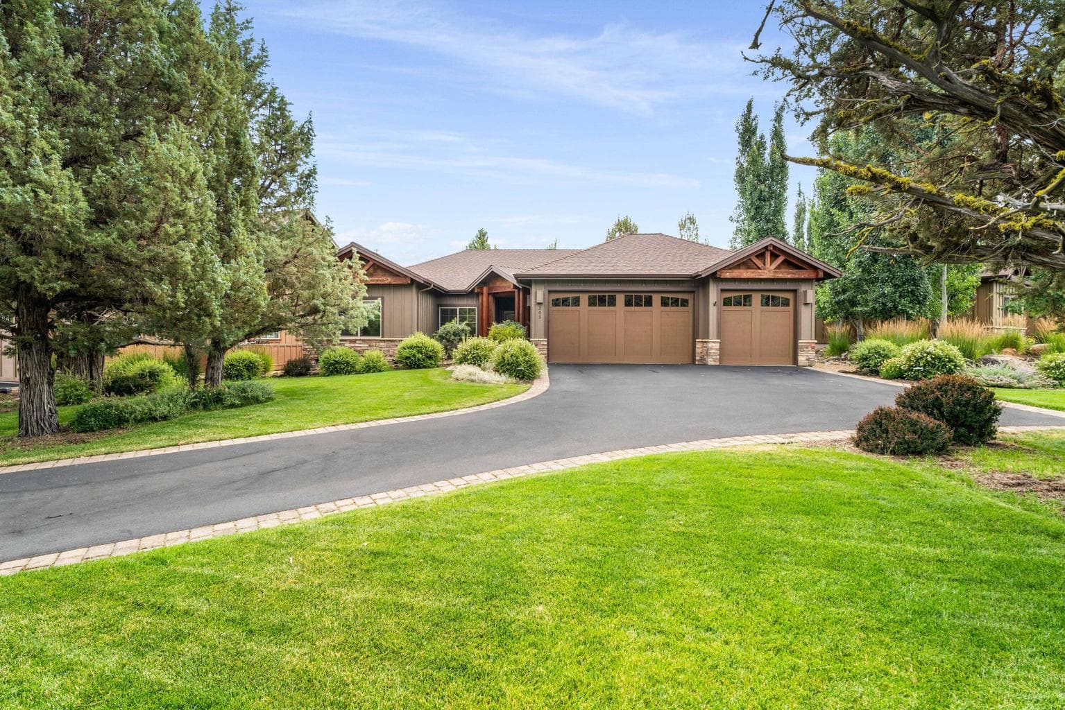Photo of 205 Vista Rim 1 of 84