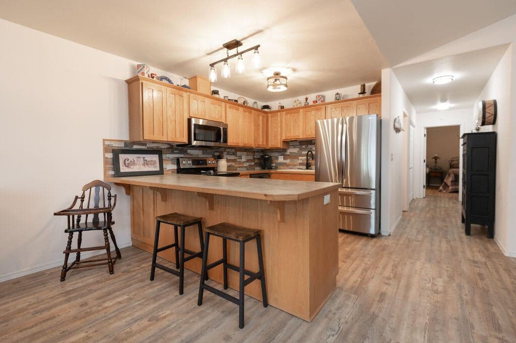 Photo of 941 E Cascade Avenue 14 of 28