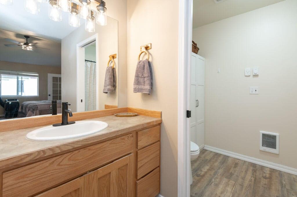 Photo of 941 E Cascade Avenue 21 of 28