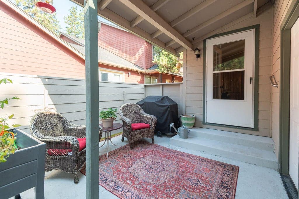 Photo of 941 E Cascade Avenue 26 of 28