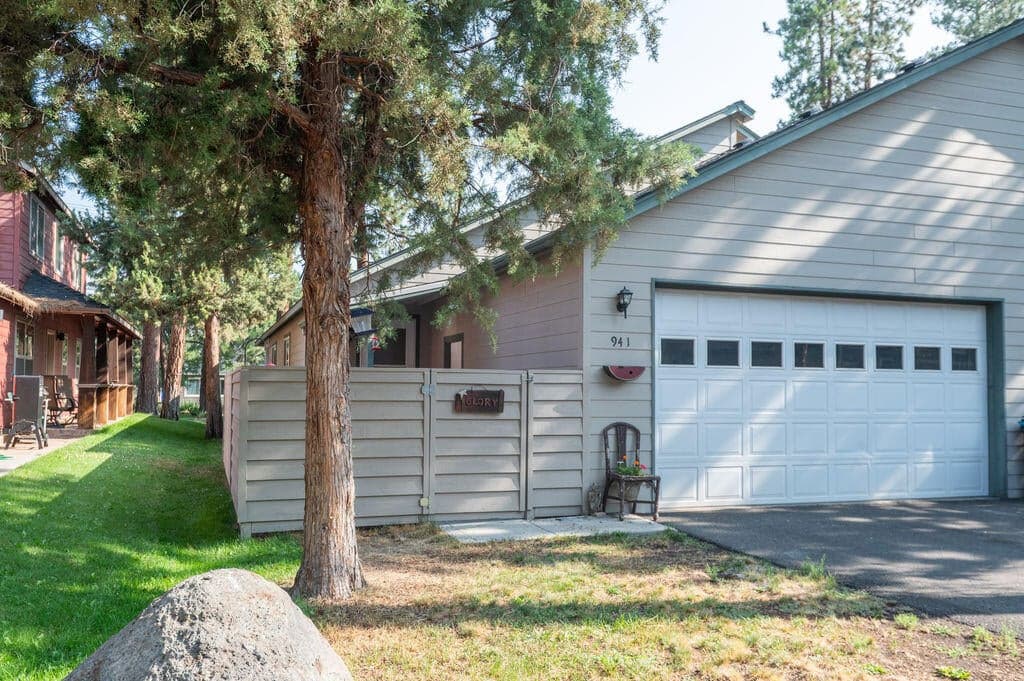 Photo of 941 E Cascade Avenue 28 of 28