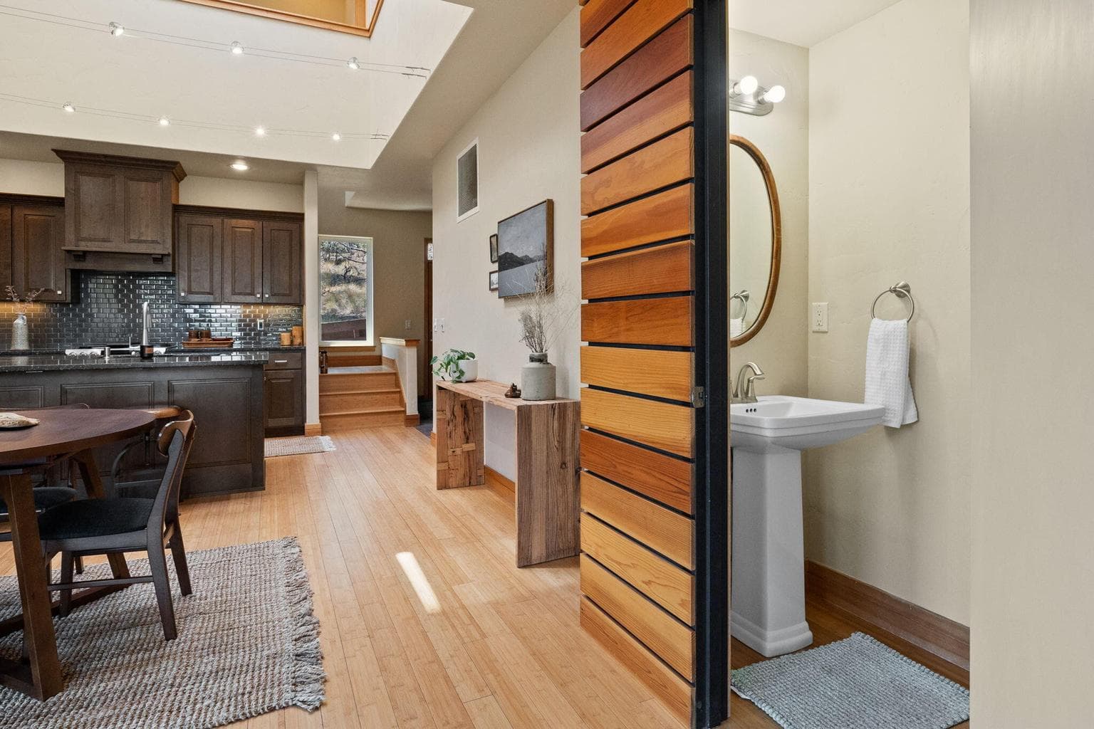Powder bath with custom slide door