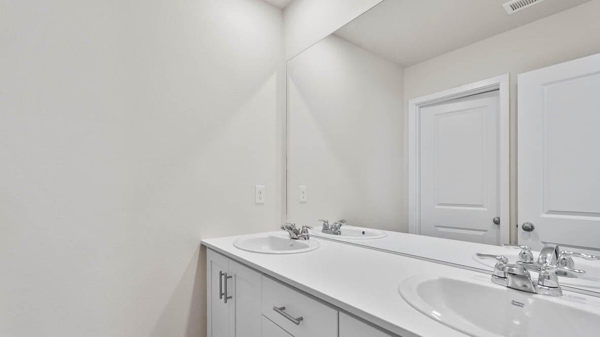 Photo of 61160 Splendor Lane 14 of 26